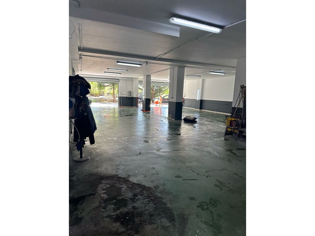 !!Shitet Ambient Komercial – Servis për Lyerje Makinash – Fresk, 200 m² me certifikate pronesie!!!