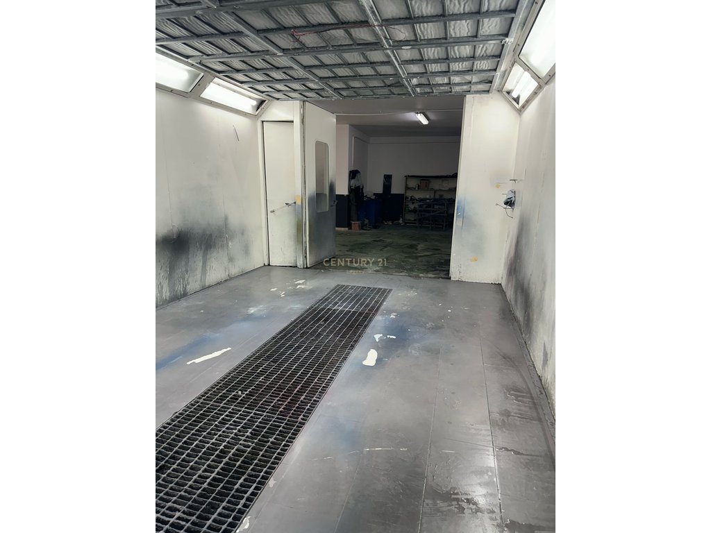 !!Shitet Ambient Komercial – Servis për Lyerje Makinash – Fresk, 200 m² me certifikate pronesie!!!