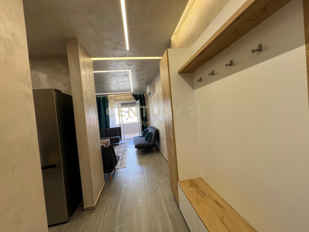 OFROJME PER SHITJE SUPER APARTAMENT I INVESTUAR 3+3+3 BALLKONE,NE QERRET .20M NGA DETI !