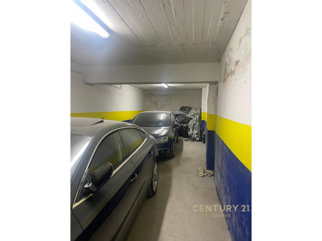 SHITEN 7 POSTE PARKIMI PRANE SELVIS