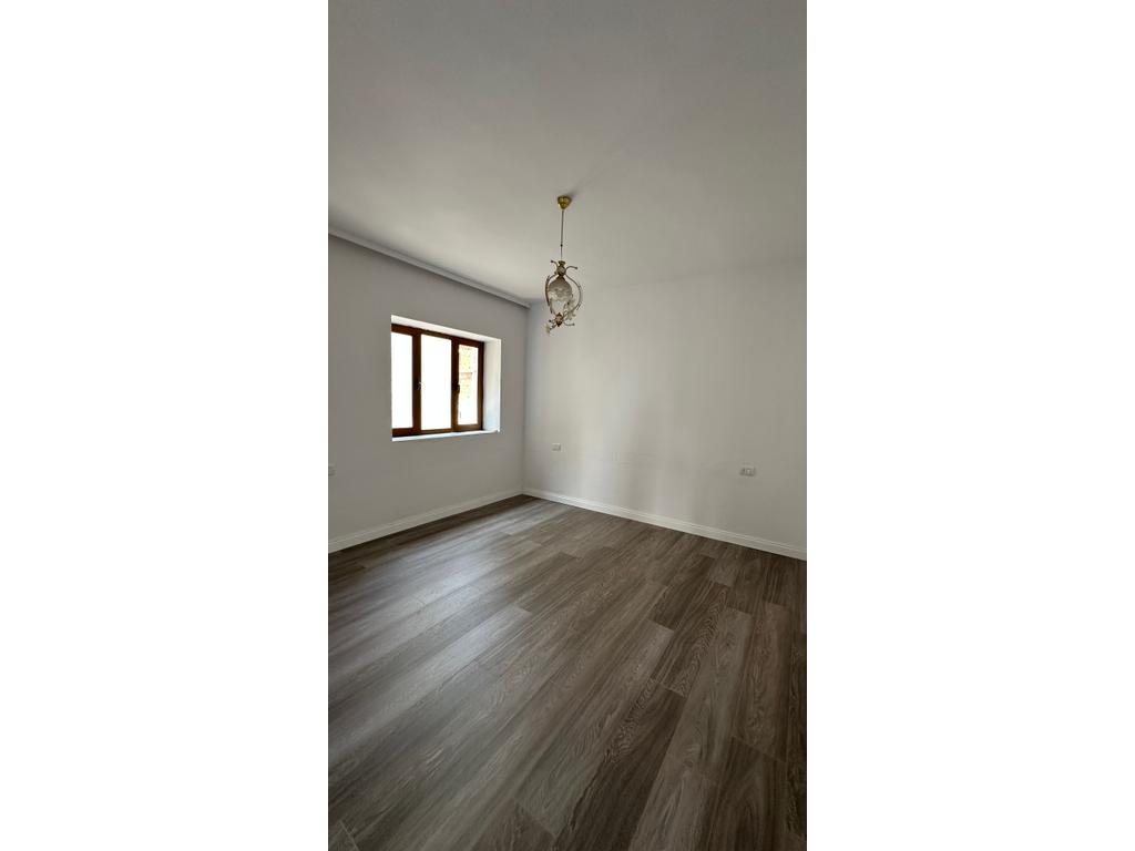 POGRADEC, APARTAMENT 2+1 PËR SHITJE NË RRUGËN "KAJO KARAFILI "!!!!!