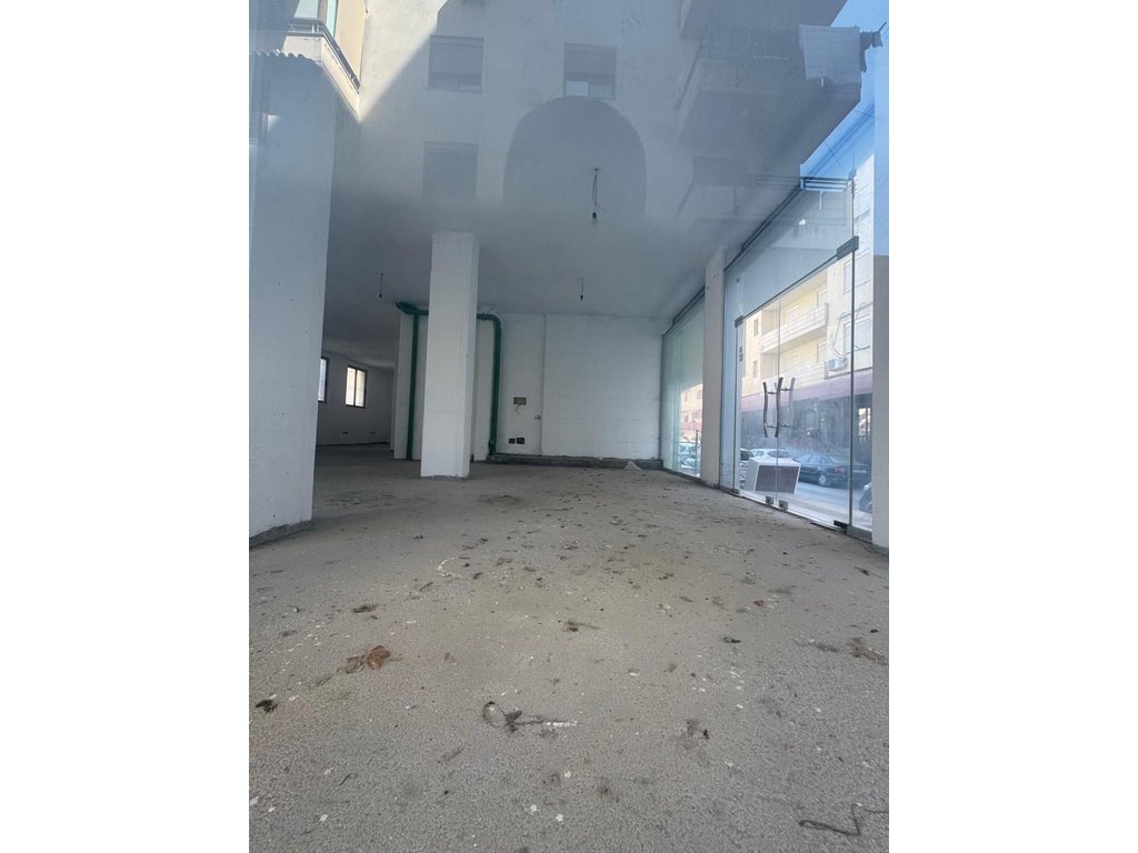 NJESI PER SHITJE,PRANE PASTICERI ELEZAJ!