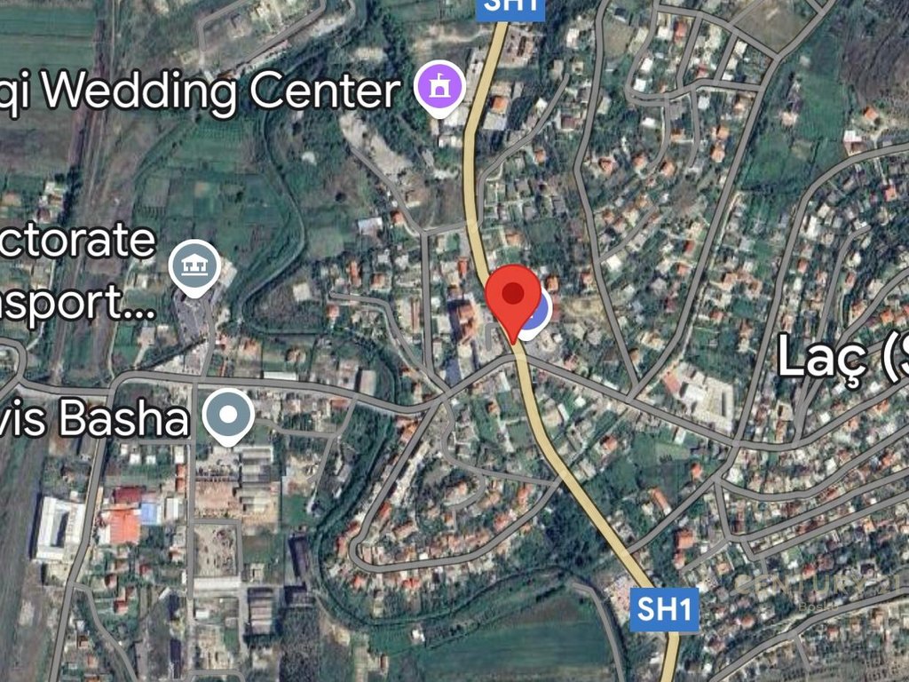 SHITEN NJESI KOMERCIALE DHE TRUALL NE LAC