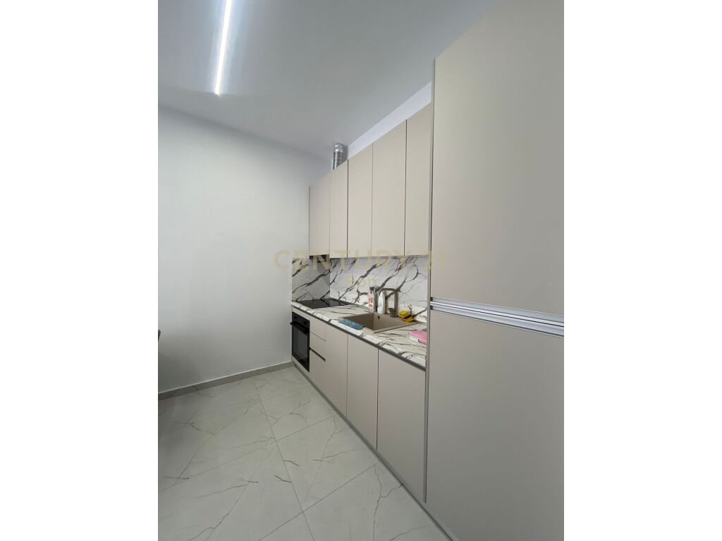 SHITET APARTAMENTI 1+1+VERANDE(45M2) ,NE GOLEM!