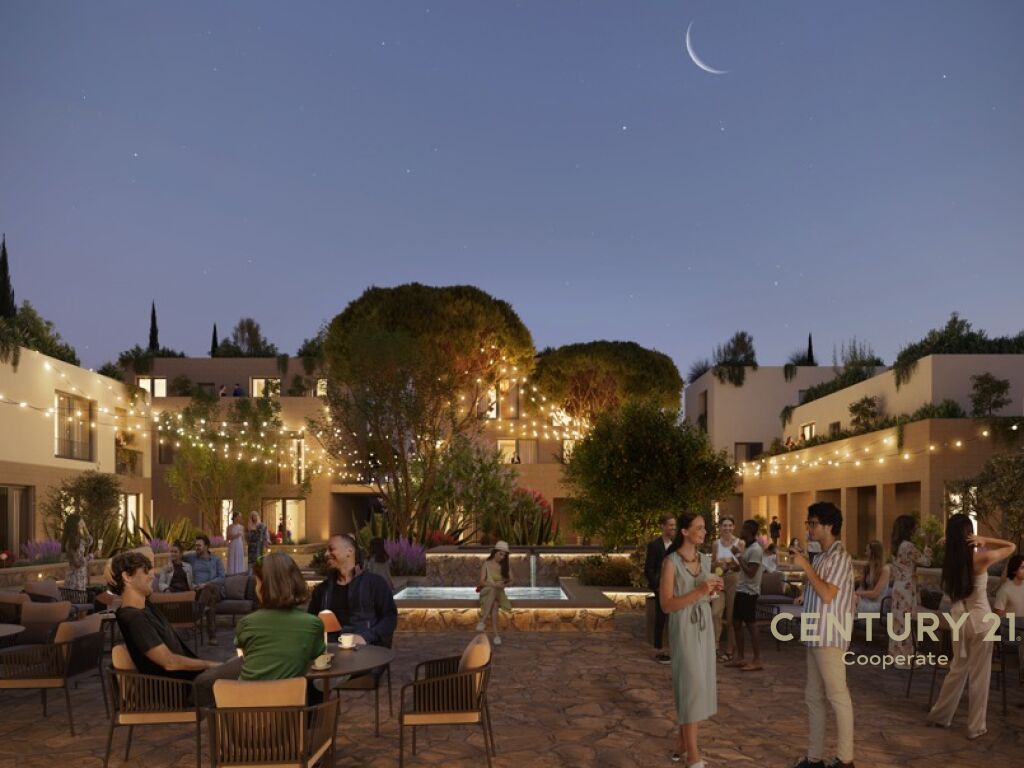 SHESIM APATAMENT 3+1+2 ME VERANDE NE RESORTIN TURISTIK VILLAGE SQUARE, DHERMI.
