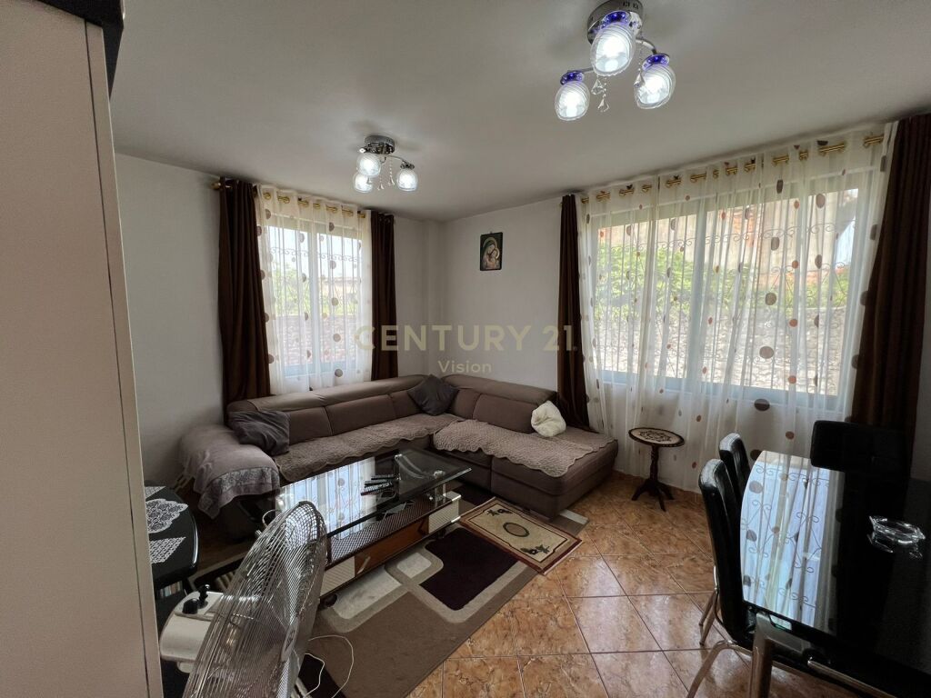Vila 4+4 Për Shitje në Spitalet, Shkodër - 200,000.00€ | 341 m²