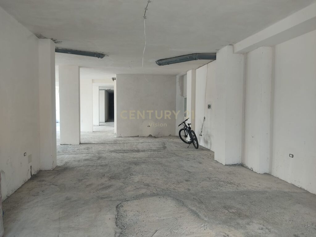 Ambient biznesi për shitje afër Rrugës së Gjanë, Shkodër -  43 m²