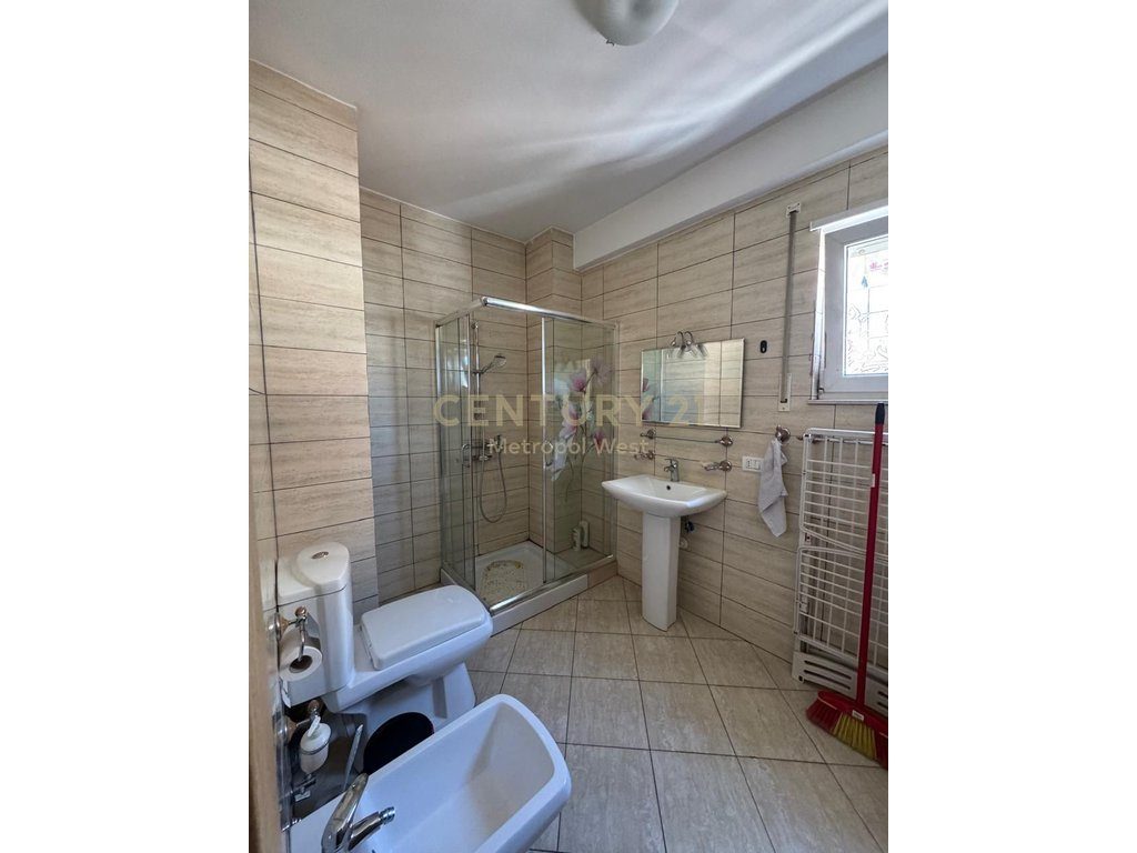 Jepet me Qira Apartament 1+1 tek ATSH, Pazari i Ri