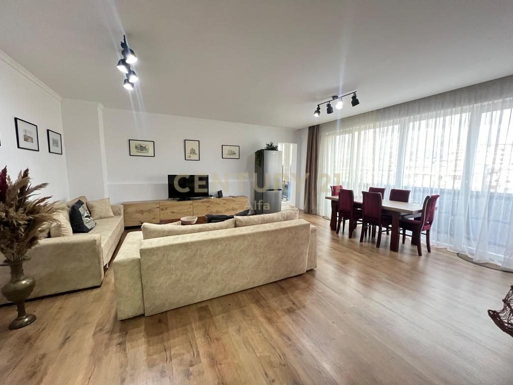 Apartament 1+1 per qira, modern dhe i mobiluar në qendër të Tiranës.