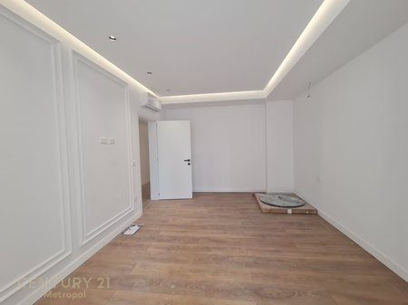 Zyrë për qira te Shkolla e Baletit