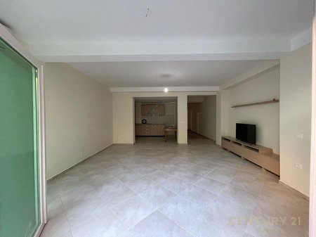 Zyrë për qira te Shkolla e Baletit