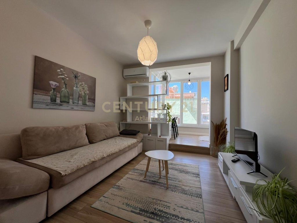 SHITET APARTAMENT ME PAMJE DETI VIJE E PARE ME DETIN TEK SHKEMBI I KAVAJES NE DURRES