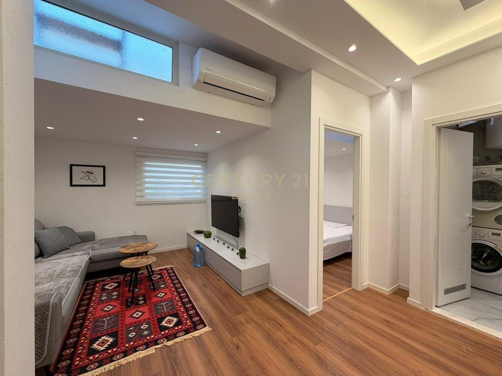 APARTAMENT 1+1 ME QIRA KAT VILE RRUGA E DURRESIT!