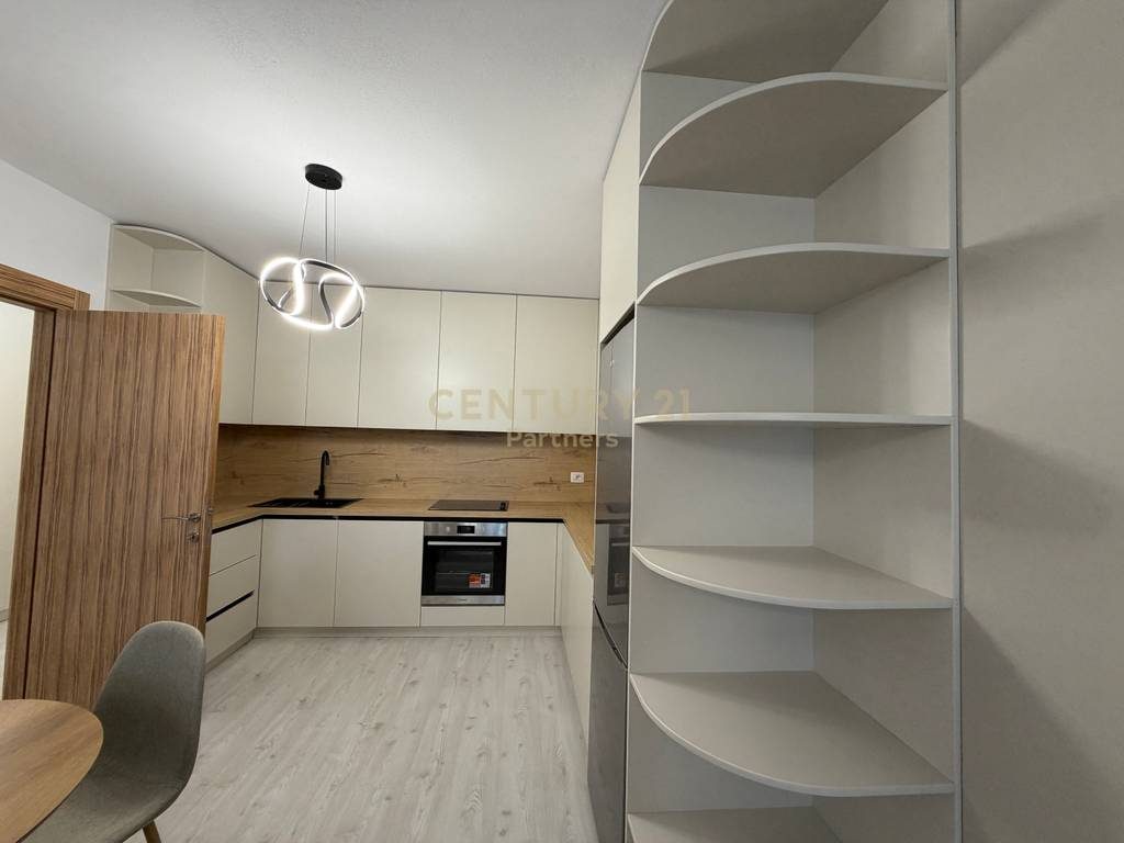 JAPIM ME QIRA APARTAMENT 2+1+DEPO NE KOMBINAT!