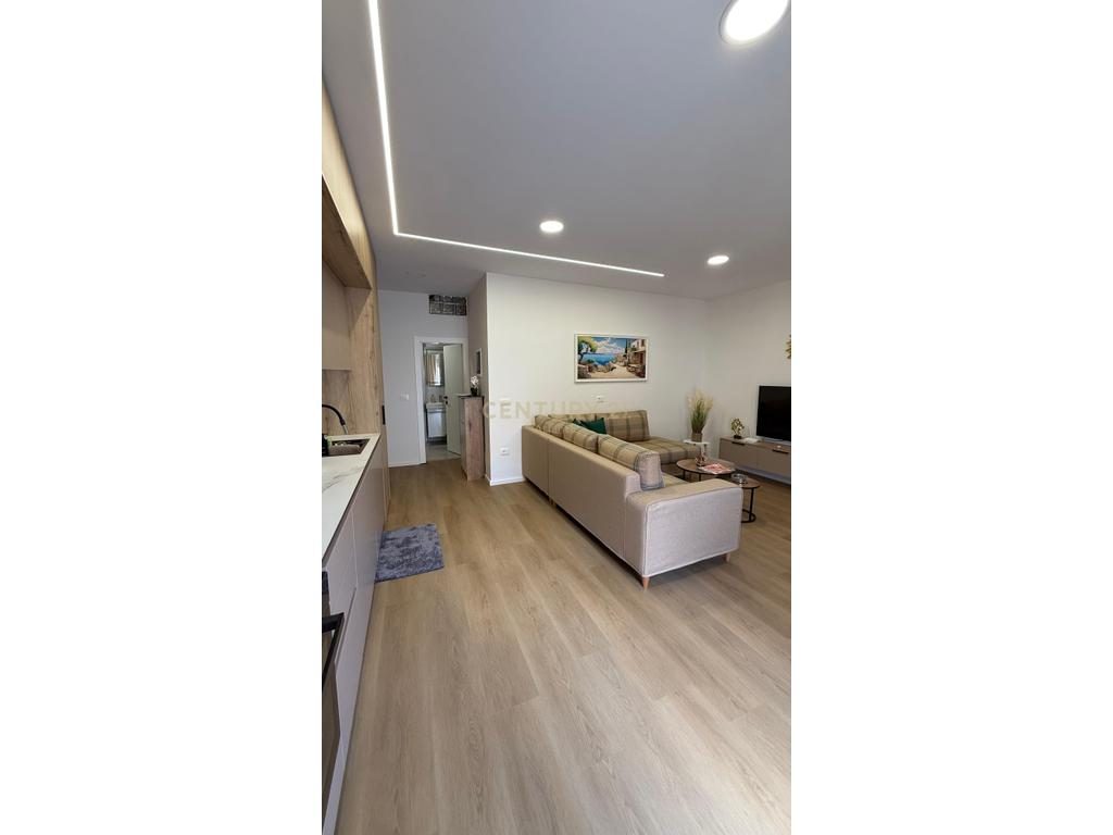 Apartament 1+1 Me Qira në Plazh, Durrës 50m Larg Detit !