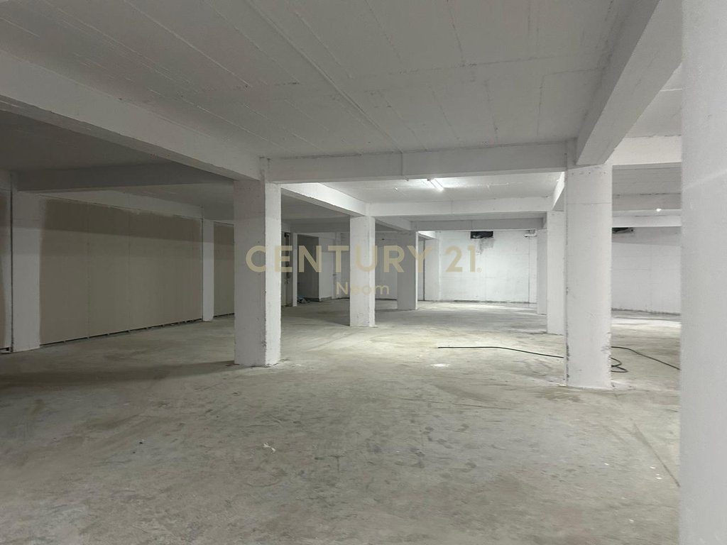 JEPET ME QERA AMBIENT -1 PËR MAGAZINIM PRANË QTU