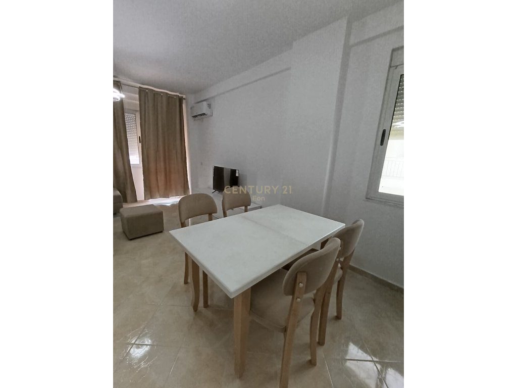 Shitet Apartament 1+1 tek Shkëmbi i Kavajës, Durrës !
