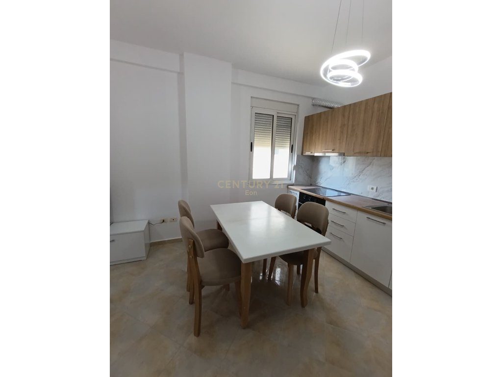 Shitet Apartament 1+1 tek Shkëmbi i Kavajës, Durrës !