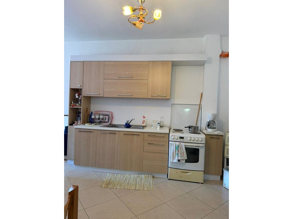 Apartament  1+1  per shitje  në Zemër të Lungomares – Vetëm 2 Minuta nga Plazhi