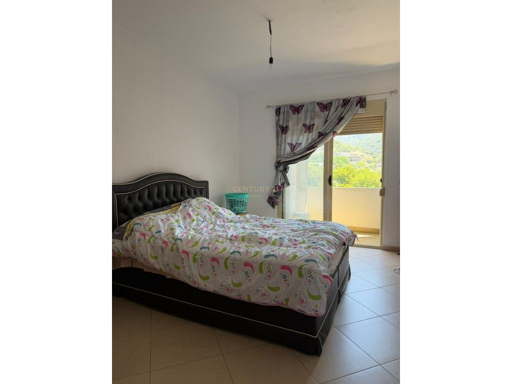 Apartament  1+1  per shitje  në Zemër të Lungomares – Vetëm 2 Minuta nga Plazhi
