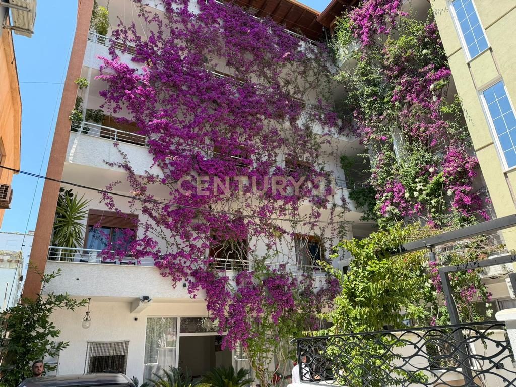 SHITET HOTEL  SHUME PRANE DETIT NE PLAZH, DURRES!