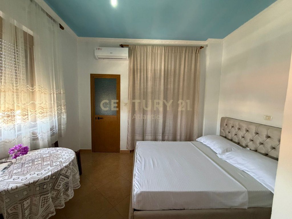 SHITET HOTEL  SHUME PRANE DETIT NE PLAZH, DURRES!