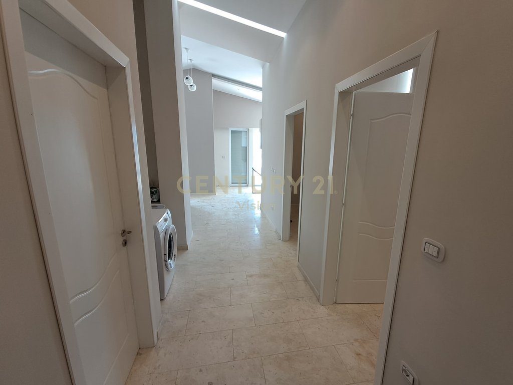 Penthouse 3+1+2 Për Shitje tek Grand Europa Resort në Velipojë  | 150 m²