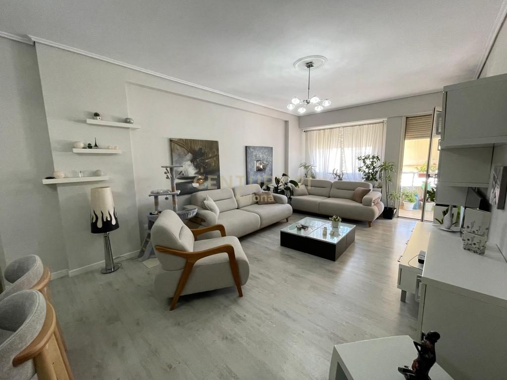 SUPER APARTAMENT 2+1+2 VIJA E PARE NE LUNGOMARE