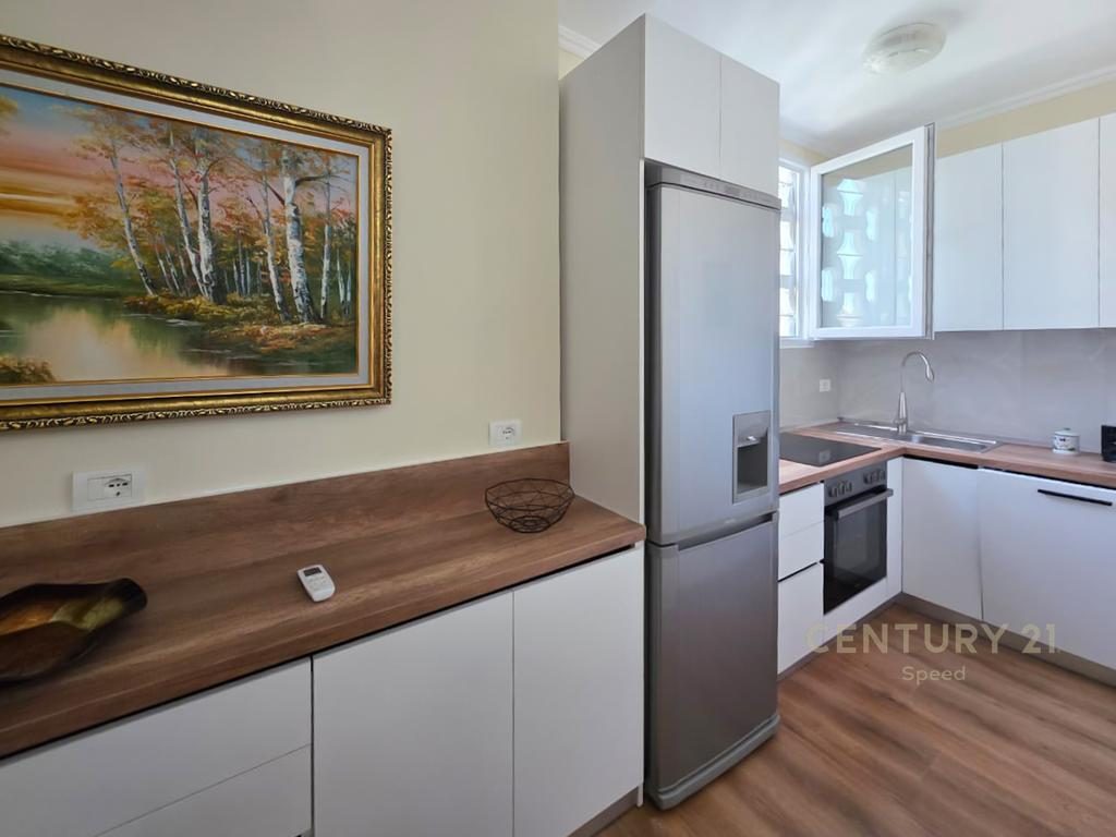 Apartament 2+1 + Parkim per Qira tek 9-katëshet