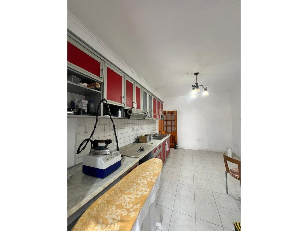 APARTAMENT 3+1 PER SHITJE PRANE SPITALIT RAJONAL , DURRES!