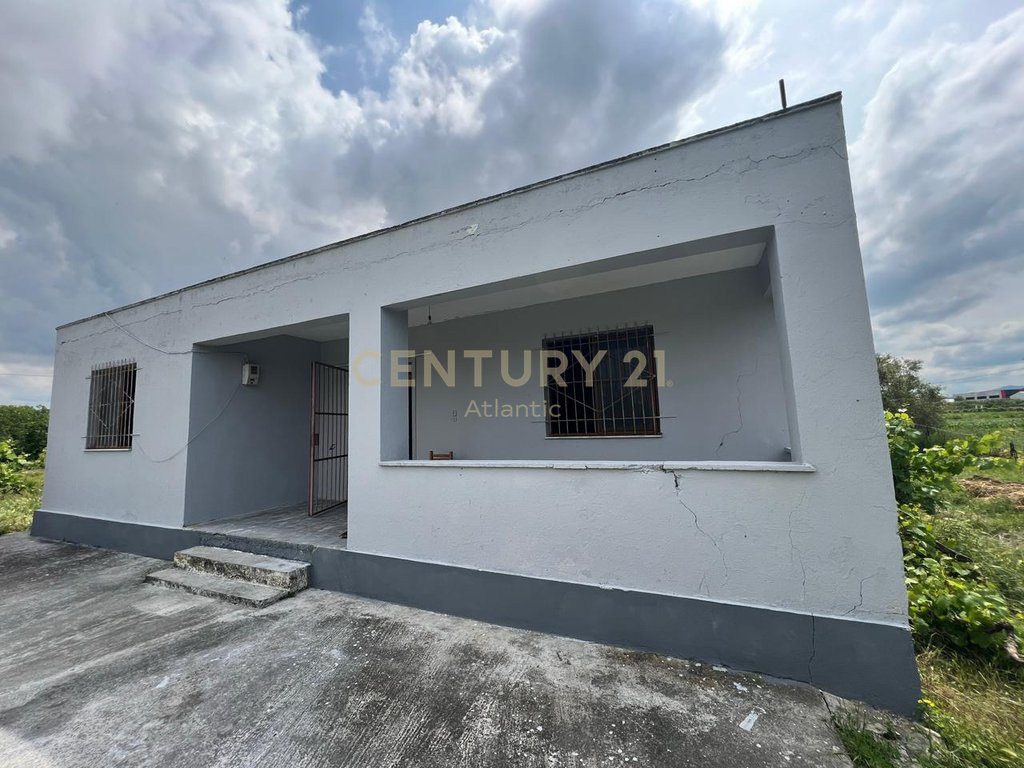 Shtëpi 1+1 Në Shitje në Periferia Shijak - 85,000€ | 1600 m²