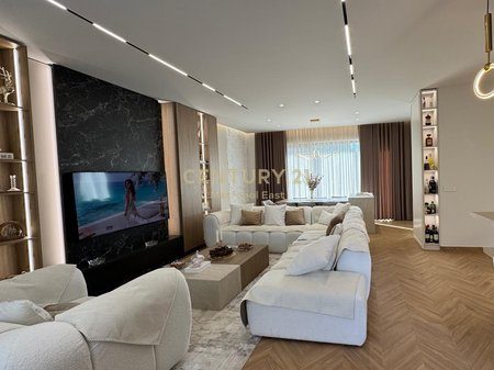 SHITET VILE ME PISHINE NE "REZIDENCEN LISI I ARTE" !!!