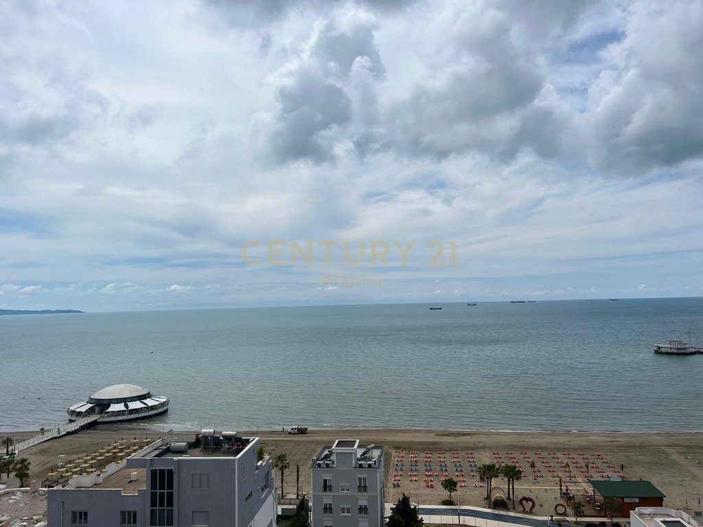 Jepet Apartament me Qira ne Plazh Iliria !