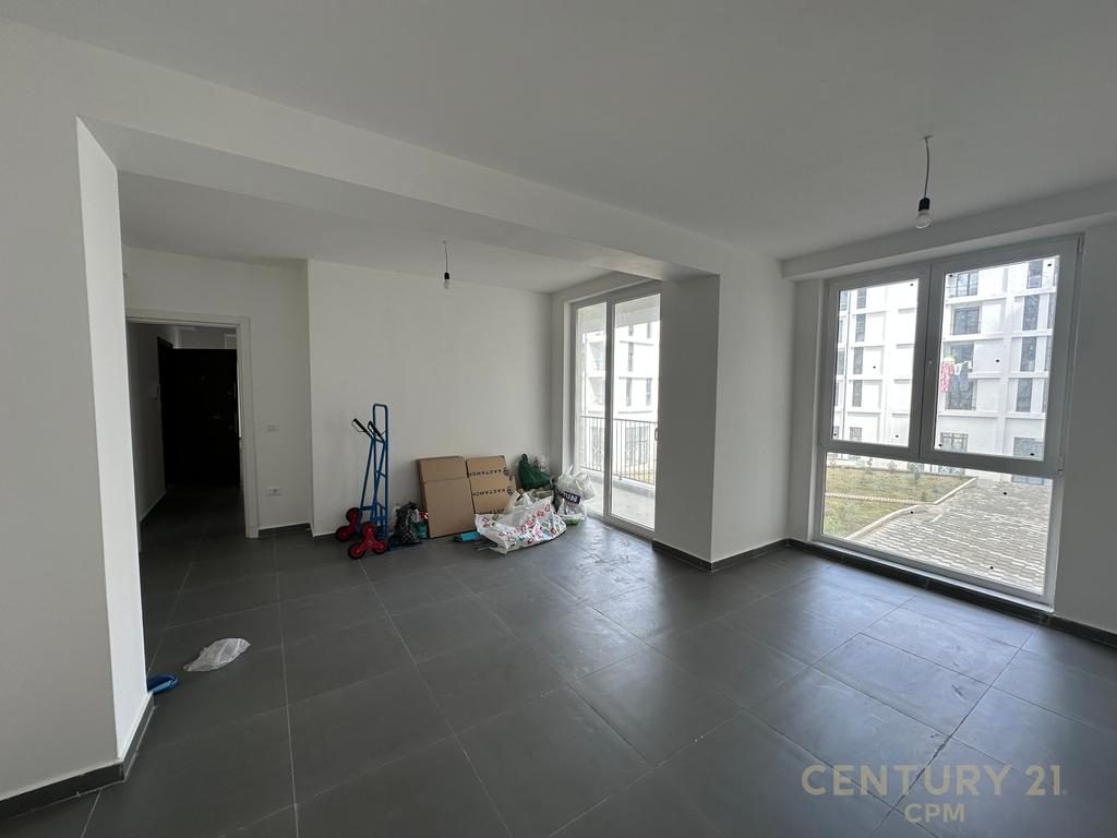 Apartament 3+1 Per Zyre Me Qira Rruga 5 Maji