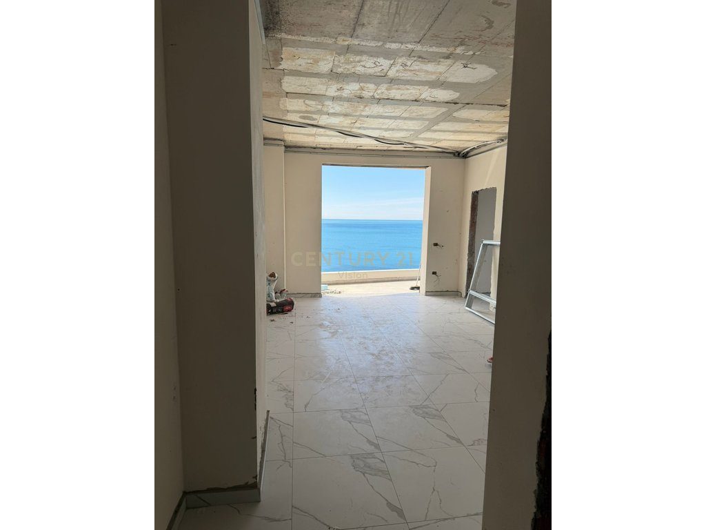 The wave hyrje  Apartamenti me pamje nga deti 1+1 në shitje në Shëngjin - 138600€ | 77 m²