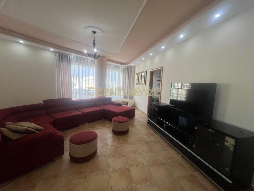 APARTAMENT PER SHITJE   NE QENDER TE DURRESIT 2+2TUALETE +2 BALLKONE !