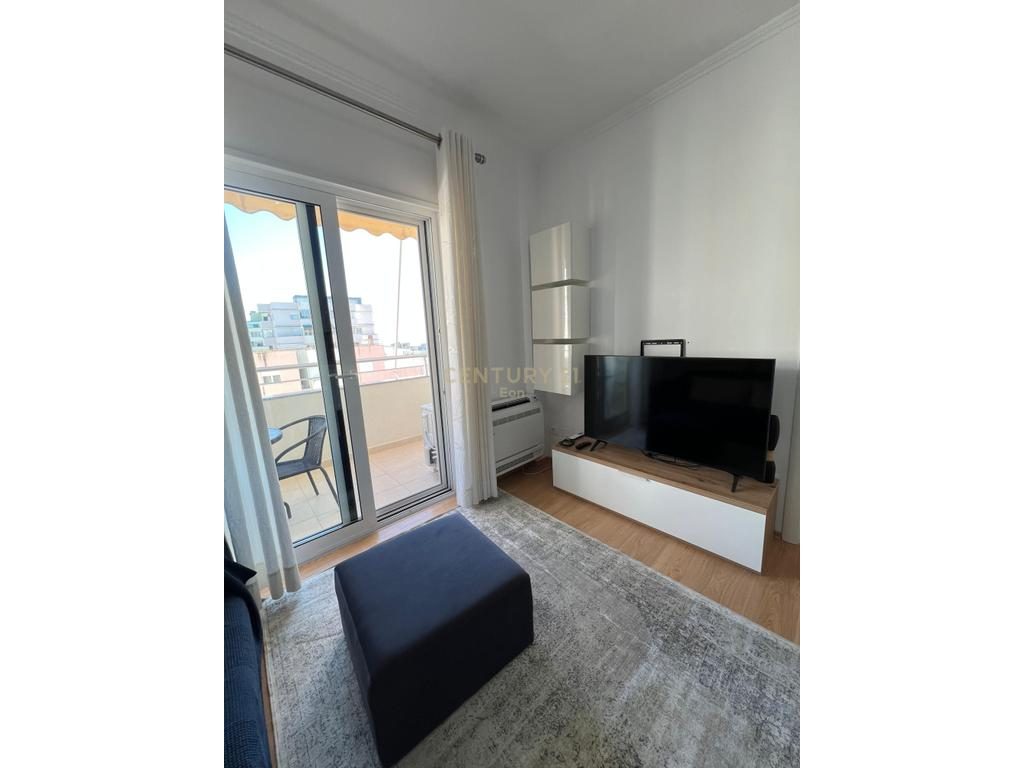 JEPET APARTAMENT ME QERA 1+1 NE PLAZH RROTA KUQE, DURRES !