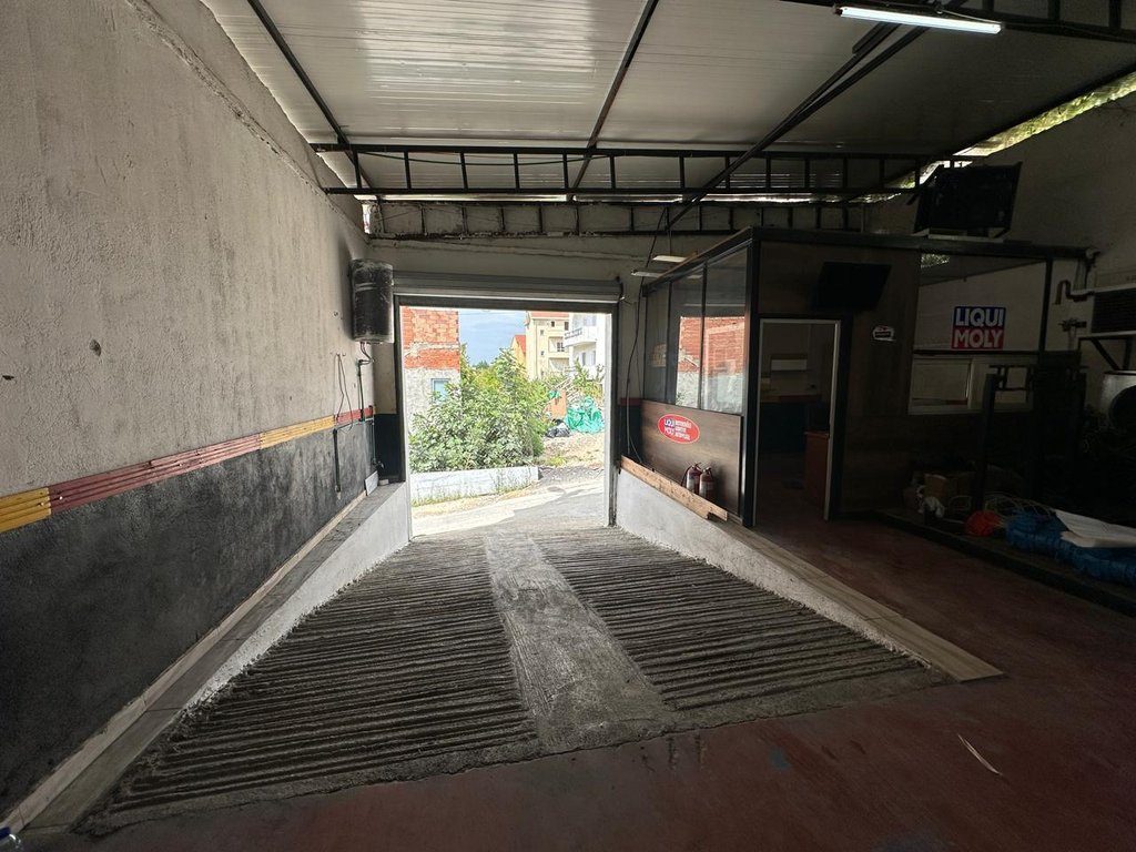 Jepet servis makinash ne Qira në zonën Ali Demit, Tiranë -| 300 m²