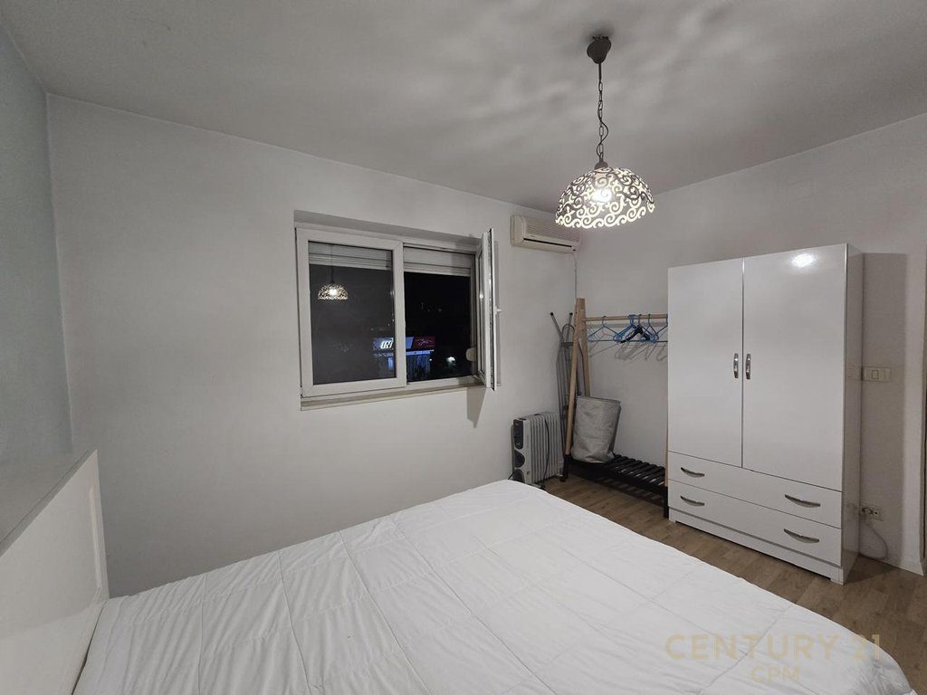 APARTAMENT 1+1 ME QERA PRANE BAR MEDUZA