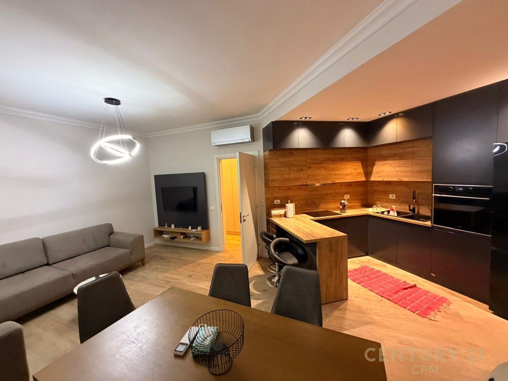 JAPIM APARTAMENT 2+1+2 ME QIRA PRANE KODRES DIELLIT 2 !