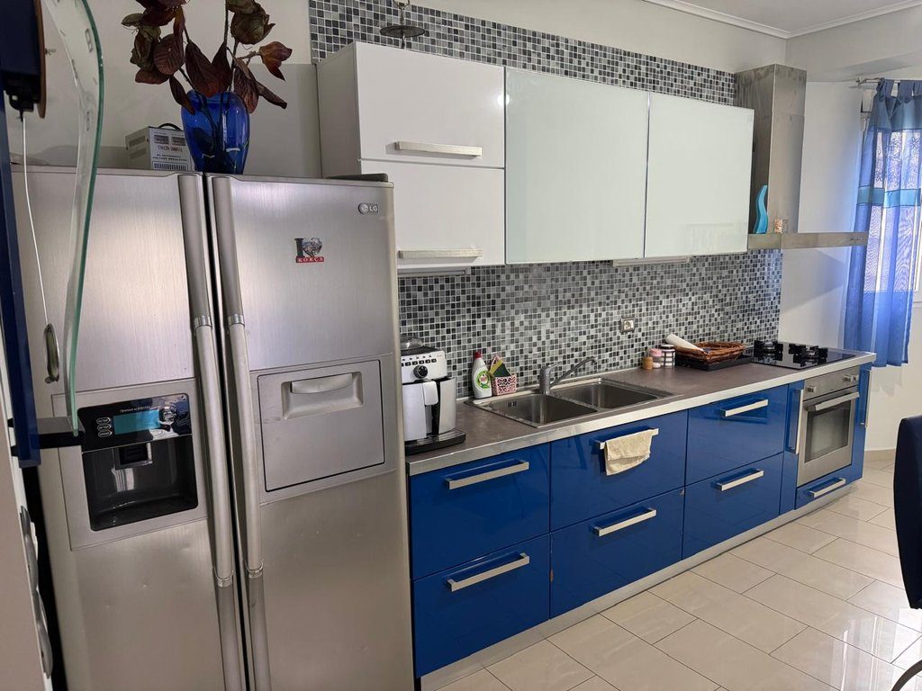 APARTAMENT 2+1 PER QIRA ,PRANE LUNGOMARES!
