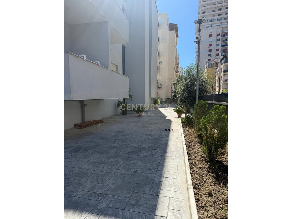 Hotel me 17 Apartamente në Shitje – Investim Ideal në Shkëmbi i Kavajës