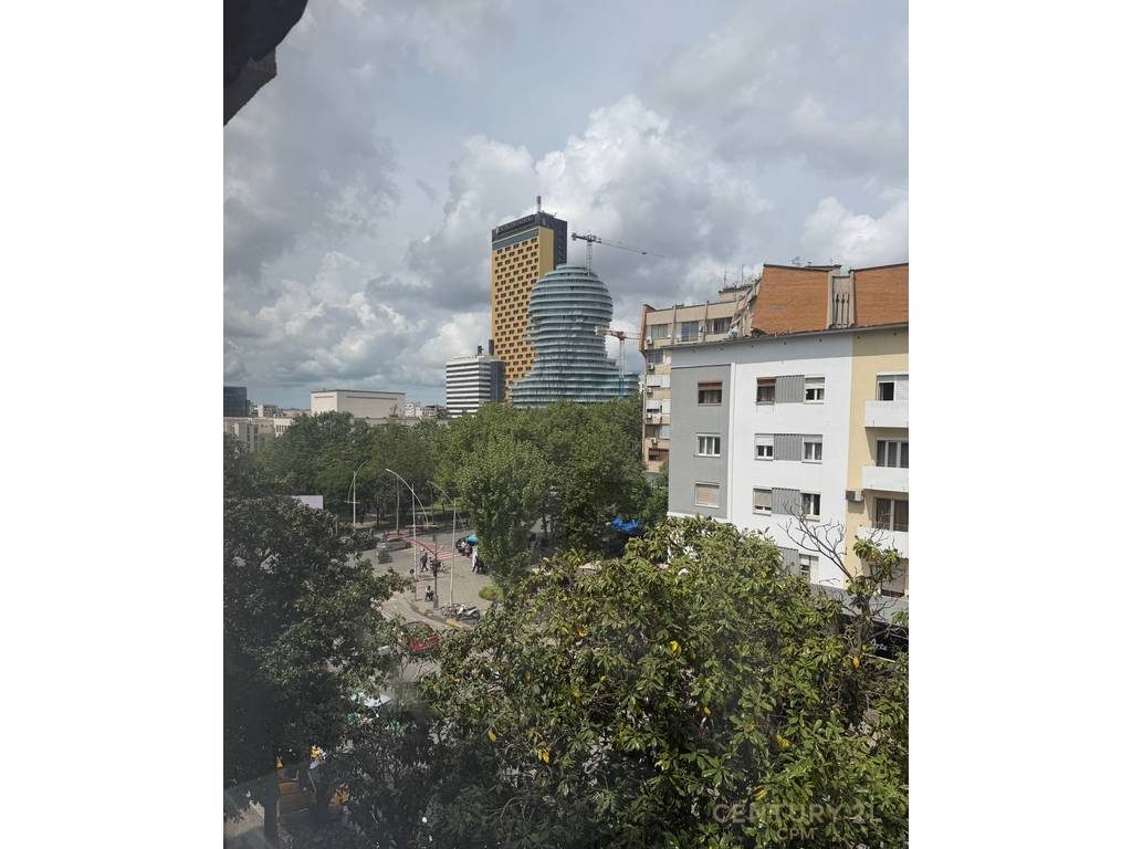 Apartament 2+1 me qira në qendër