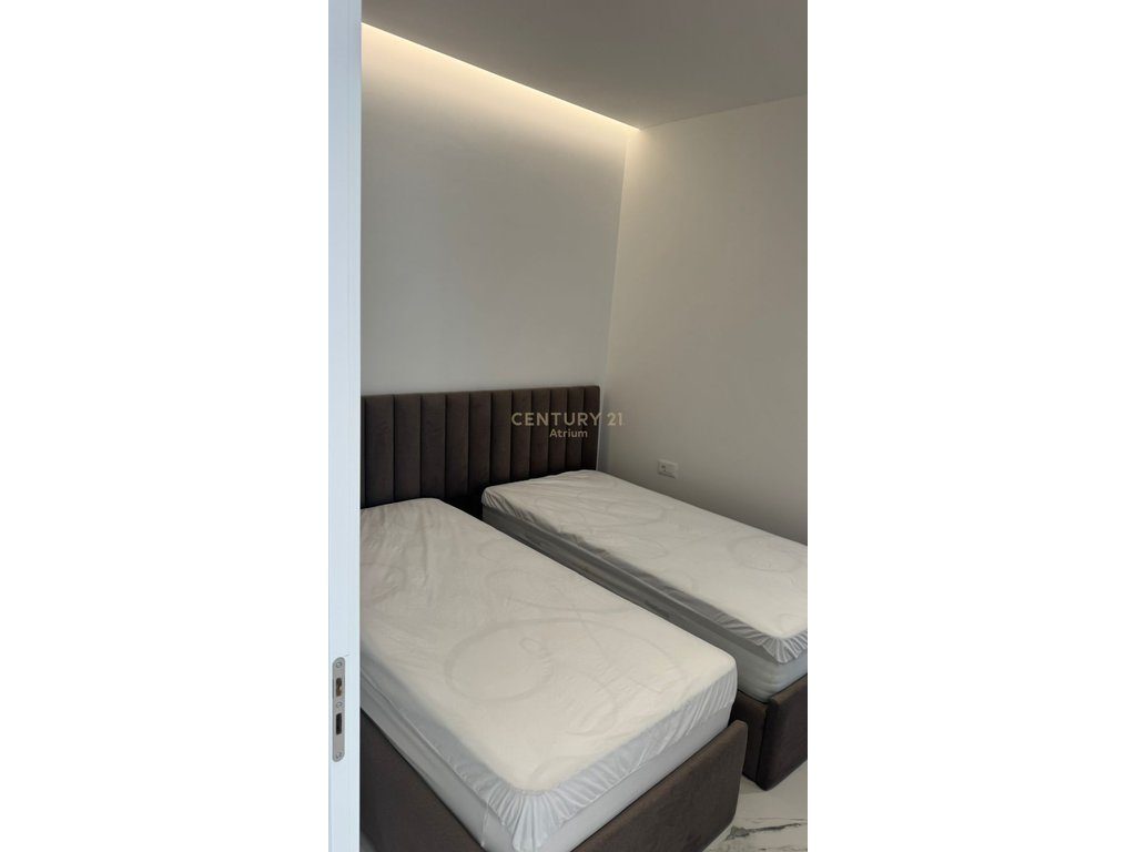 JEPET APARTAMENT 1+1 ME QIRA TEK RRUGA 5 MAJI !!