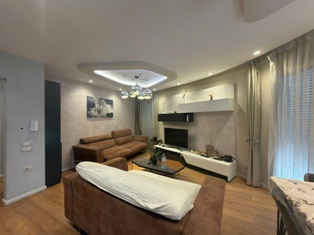 APARTAMENT 1+1 PER QIRA NE ALI DEMI
