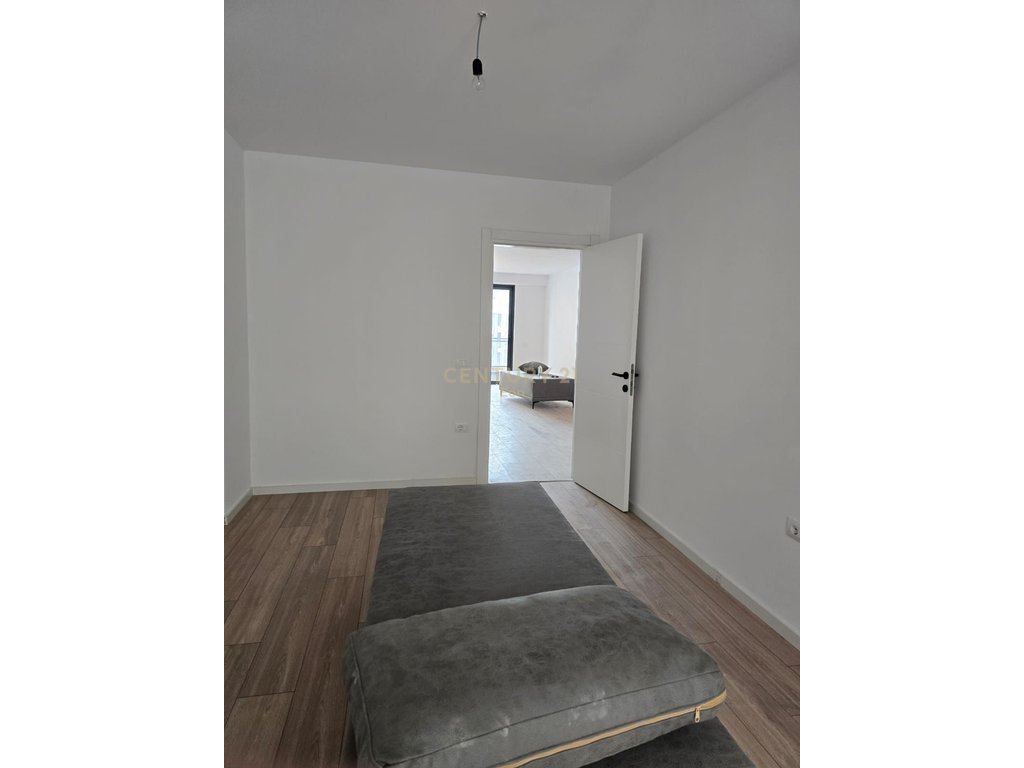 APARTAMENT PREMIUM 1+1+VERANDE NË SHITJE – SARANDE !