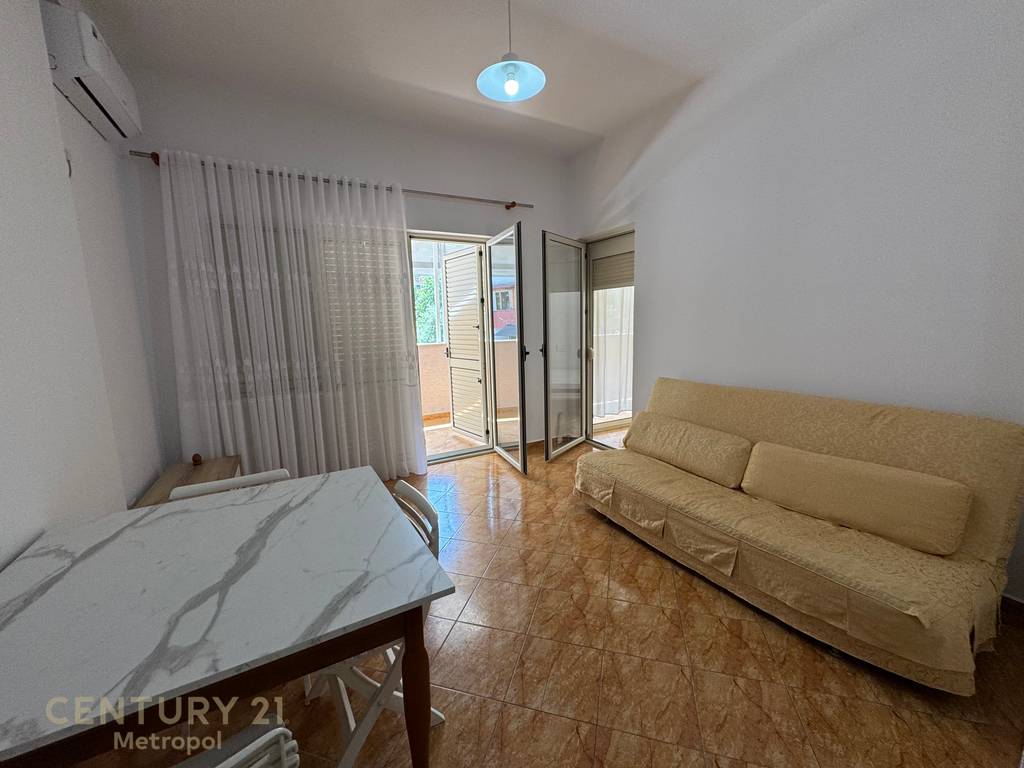 APARTAMENT 1+1 PER QIRA, UNAZE E RE!
