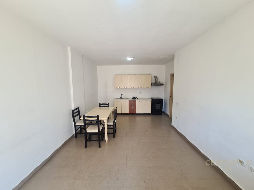 APARTAMENT 2+1+2 TE UNAZA E RE!