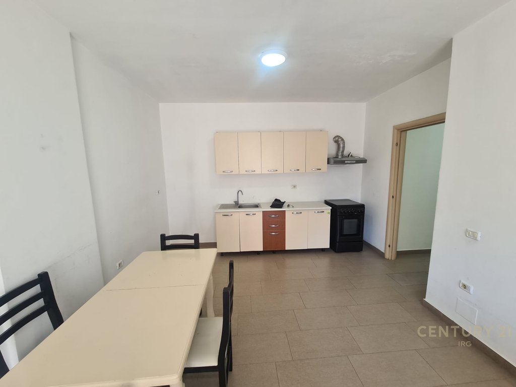 APARTAMENT 2+1+2 TE UNAZA E RE!