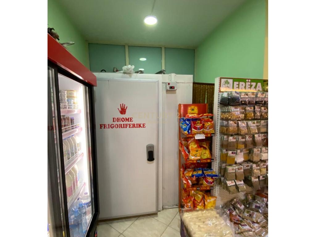 SHITET NJËSI KOMERCALE 77 M² BUZE RRUGE NË FRESK – ME QIRA AKTIVE DHE GATI PËR INVESTIM!